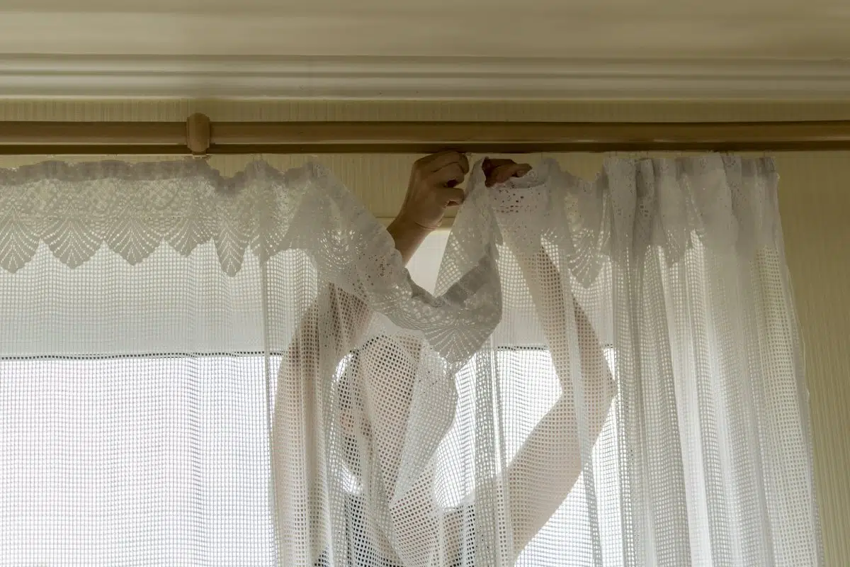 Farväl till traditionella gardiner: den nya tekniken som förändrar allt och är bekvämare och elegantare