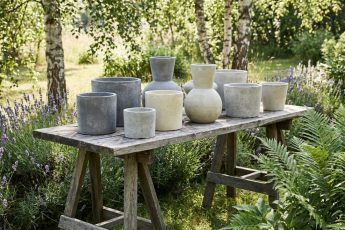 Hon hällde betongblandningen på bubbelplast och resultatet är helt fantastiskt: Låt dig inspireras