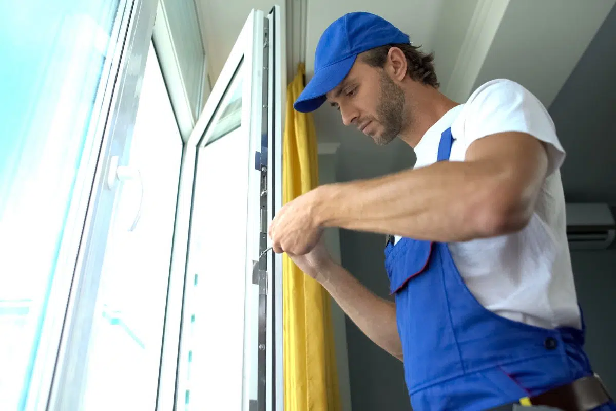 Att gnida citron på fönsterbrädorna: vad det är bra för och varför det rekommenderas